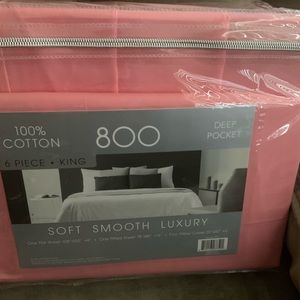 King sized flat sheet and fitted sheet four pillow cases and deep pockets